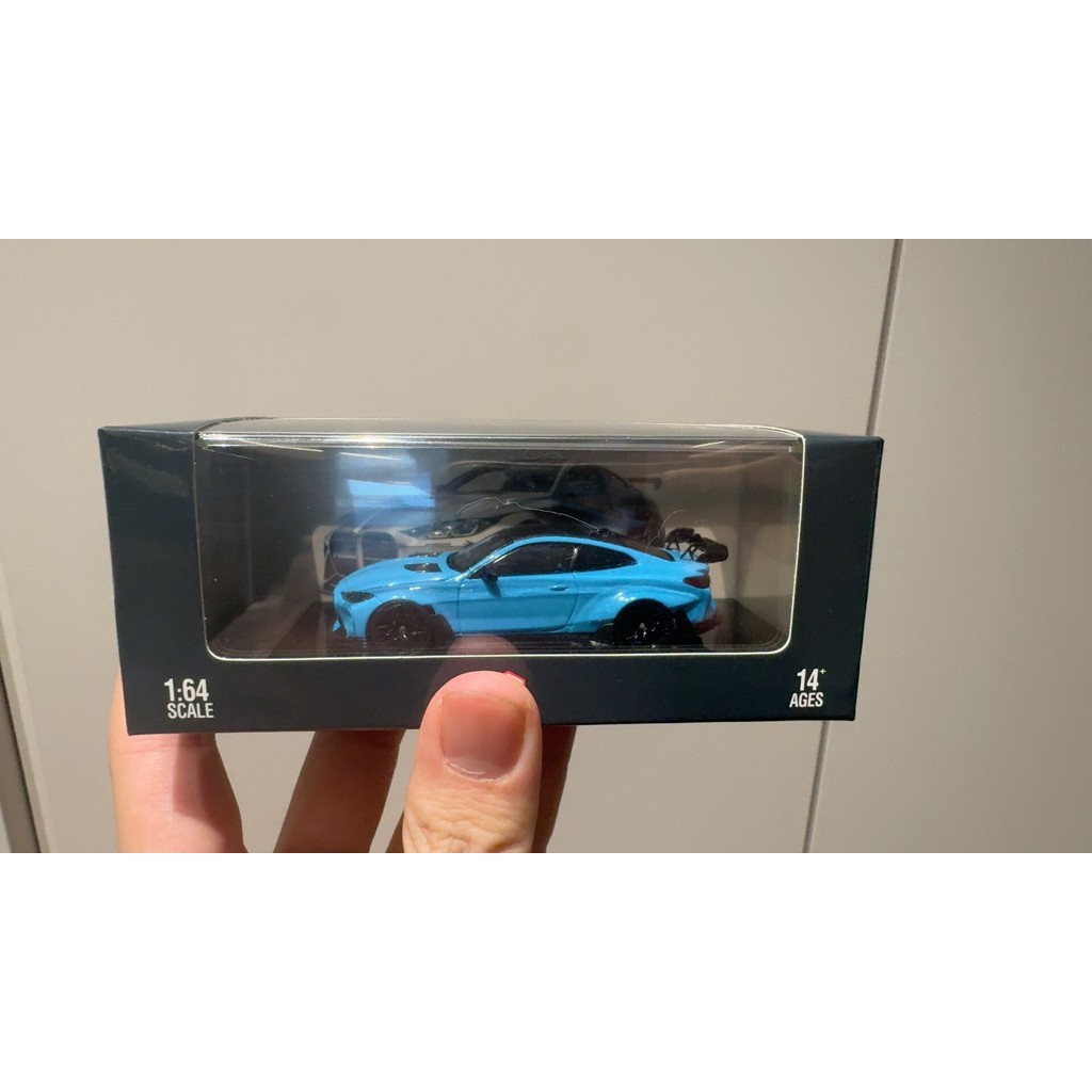 SW 1: 64 BMW G82 M4 ADRO BODY KIT Wide BODY Modified Miami Blue รุ่นนี้หนึ่งในรายละเอียดแบรนด์ SW ใช