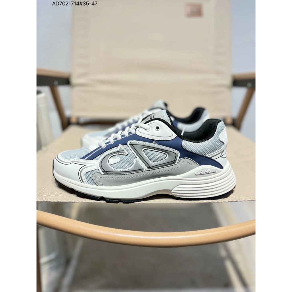 รองเท้าผ้าใบ DIOR B30 Series สไตล์พ่อในเทรนด์ มาพร้อมลายทางการตลาดย้อนยุคและโลโก้ Dior