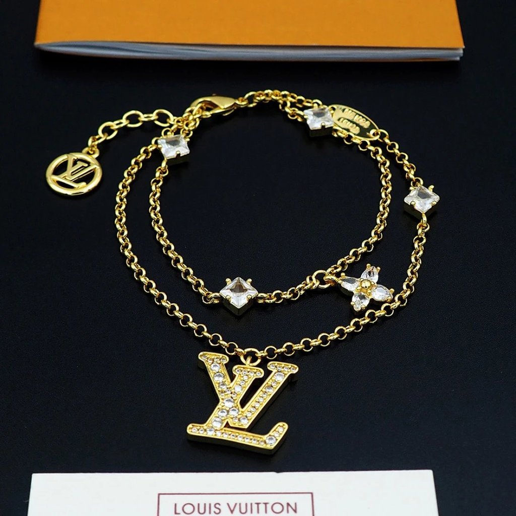 สร้อยข้อมือเพชรเต็มจากLouis Vuitton ออกแบบเรียบหรู