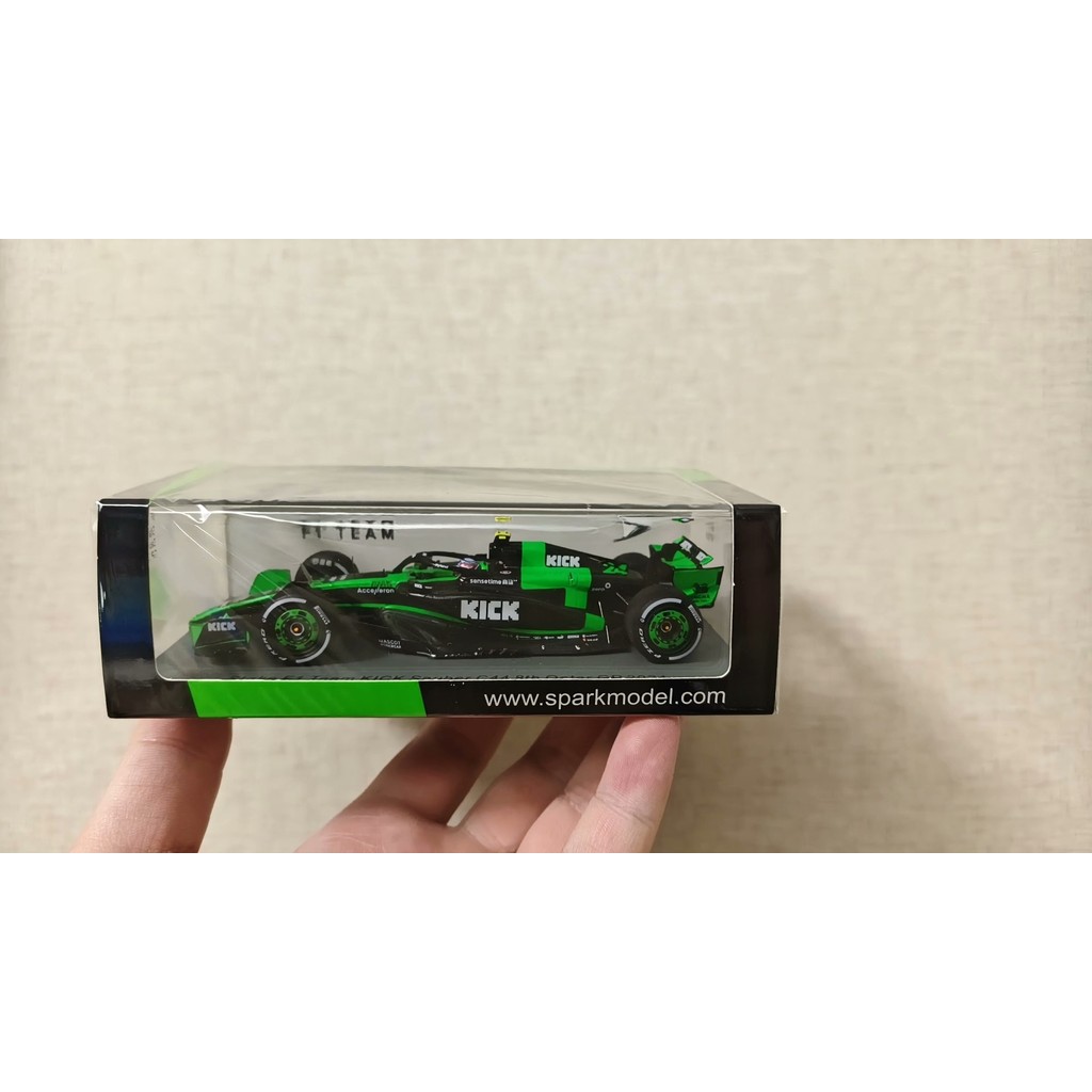 Spark 1/43 Zhou Guanyu Katar Station Integral สําเร็จรูป Cyclops Sober c44 2024 ยี่ห้อใหม่ยังไม่ได้เ