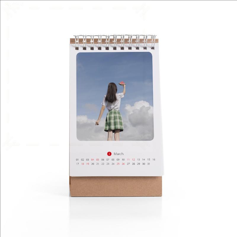 DIRETO DO FABRICANTE Photobook: ปฏิทินตั้งโต๊ะ 6x8 สั่งทำปฏิทิน รูปตัวเอง - ผ่านเว็บหรือแอป, 28 หน้า