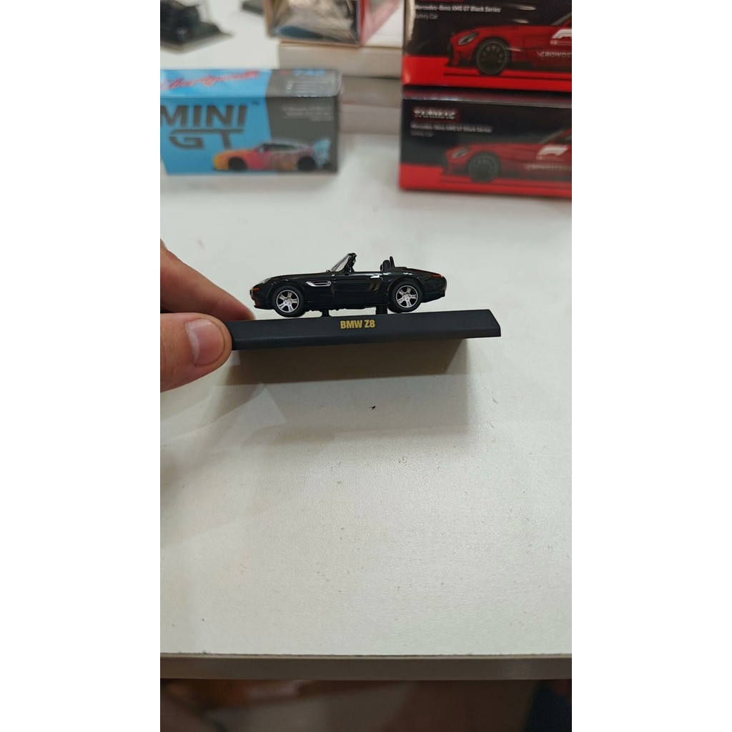1/64 Kyosho Kyosho BMW Z8 BMW Z8 สีดําไม่มีการ์ดไม่มีกล่องรถเก่าเริ่มต้นเล็กน้อย Rash