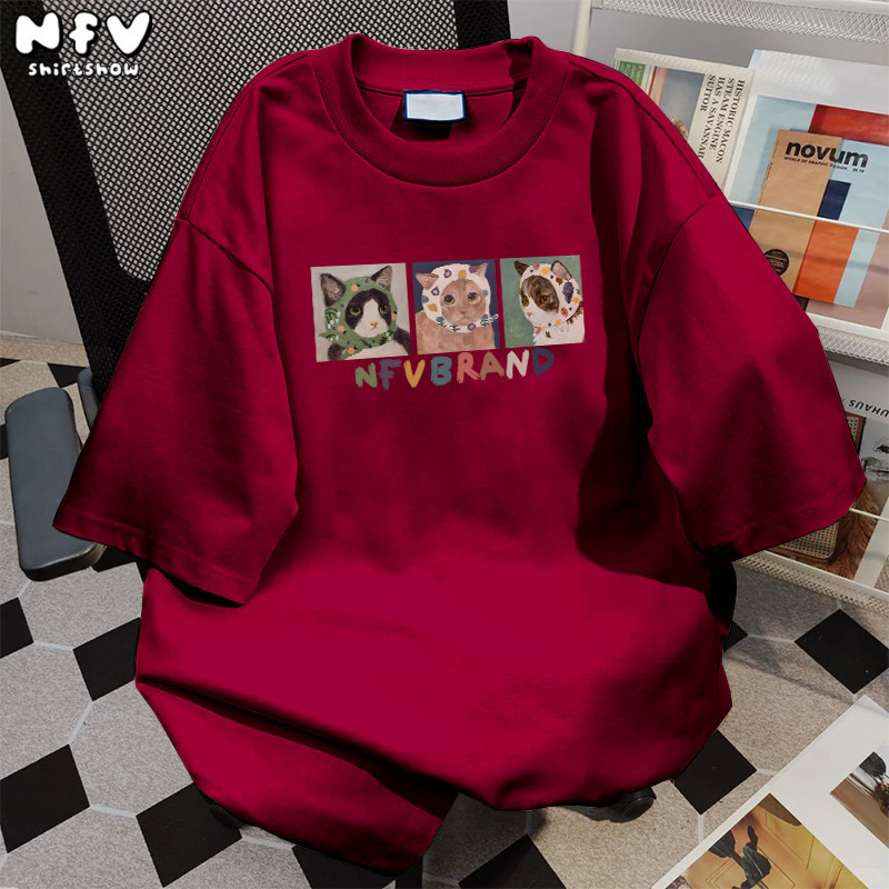 NFV เสื้อยืดแขนสั้นคอกลม✨แฟชั่นเกาหลี ลายแมวพันผ้าคาดศีรษะ ผ้าฝ้ายแท้ ใส่สบาย ทรงหลวม YG2922