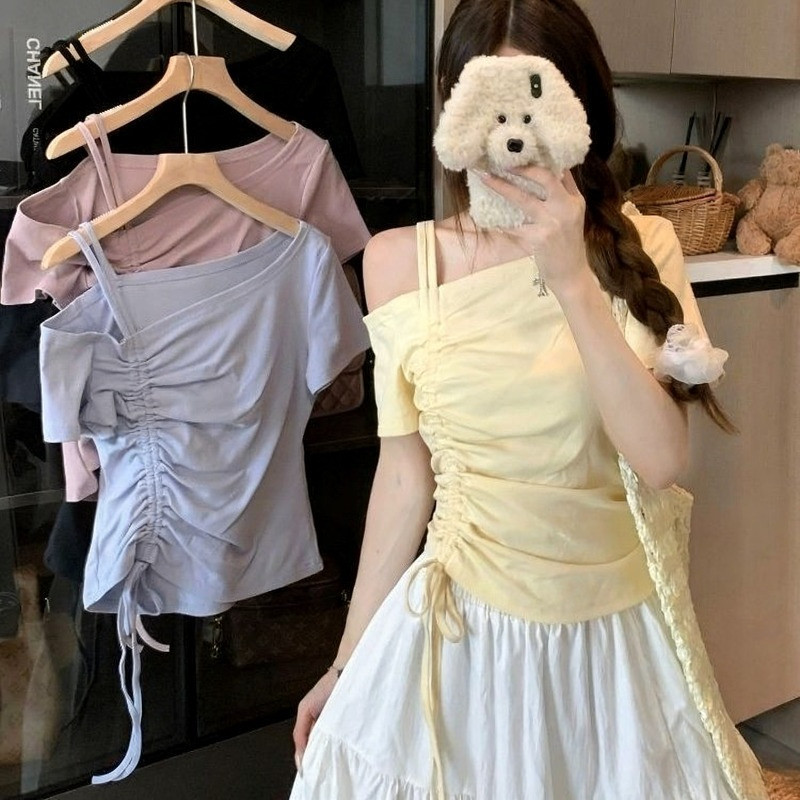 เสื้อยืดแขนสั้นไม่สมมาตร V-neck สายคล้องหลัง ทรงกระแทรก สำหรับฤดูร้อน