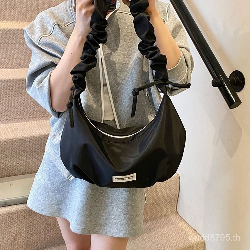 จีบ Single-Match Messenger กระเป๋าแฟชั่นขนาดใหญ่รองรับ Casual ความจุร้อยเมฆสไตล์ใหม่ Commuter f12025