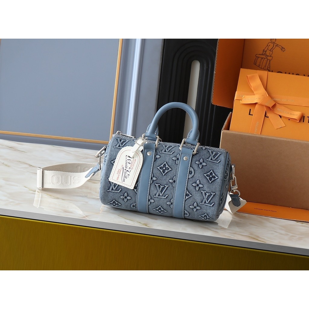 กระเป๋าถือ Keepall Bandouliere M2762 ดั้งเดิม