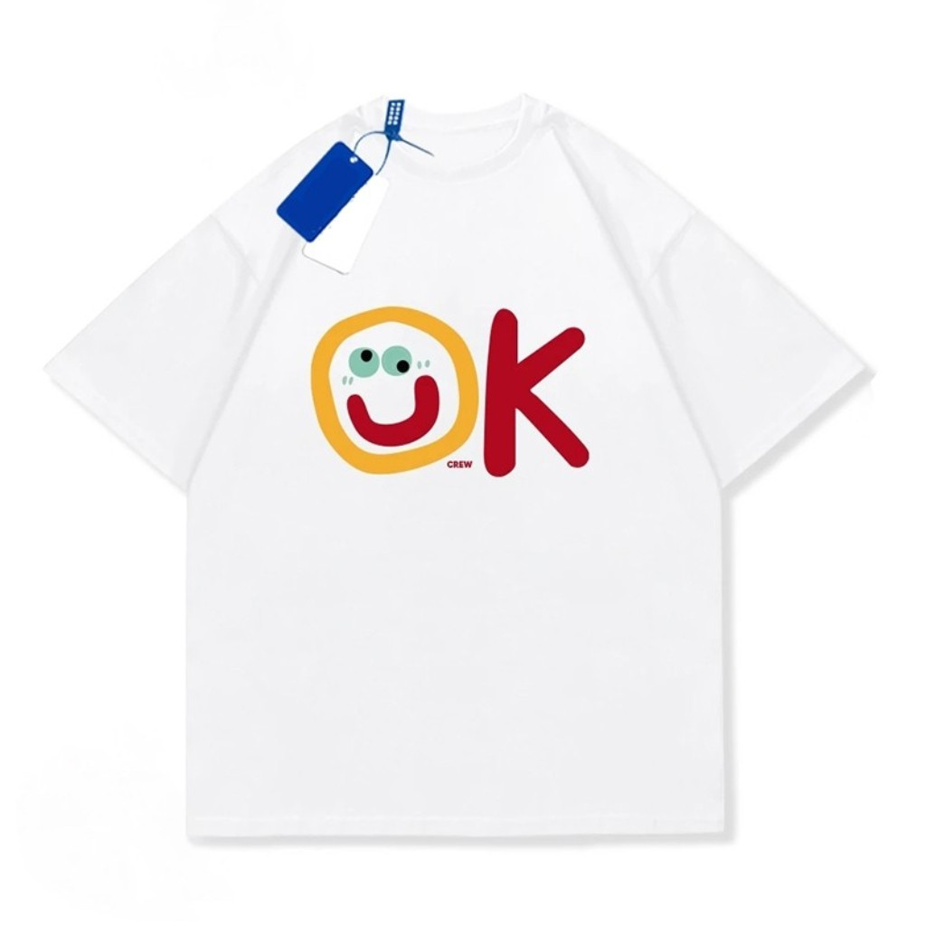 เสื้อยืดสำหรับเด็กผู้หญิงและเสื้อสำหรับเด็กที่มีลาย "หน้ายิ้มโอเค" เหมาะสำหรับฤดูร้อนและเป็นเสื้อที่ดูดีมีสไตล์