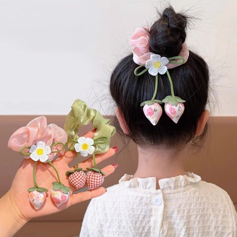 .ACCESSORIES สำหรับเด็ก: สตรอเบอร์รี่และดอกไม้วงผมยืดหยุ่น เหมาะสำหรับการแต่งตัวเป็นเจ้าหญิง