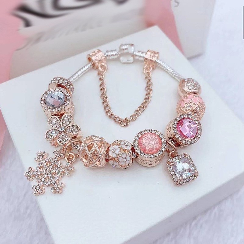 สร้อยข้อมือคลาสสิกสำหรับสุภาพสตรี อุปกรณ์เสริมความงาม พร้อมมอบเป็นของขวัญ