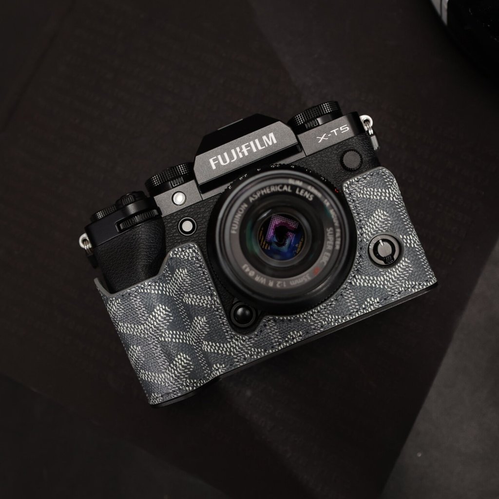 เคสป้องกันกล้อง Fuji X-T5 ฟันสุนัข XT5 ครึ่งชุด Handmade Retro ฐานกระเป๋ากล้องดิจิตอล