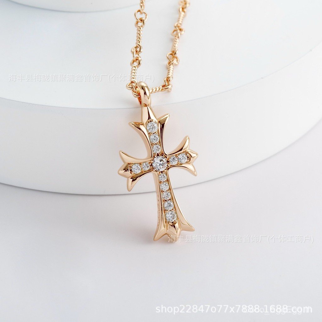 สร้อยคอ C H Double Cross ชุบทอง 18k