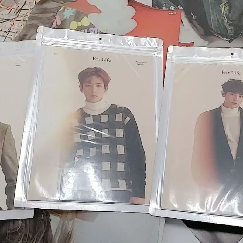 พร้อมสต็อก SM ของแท้อย่างเป็นทางการ EXO Bian Baekhyun Sehun Chanyeol A4 Photo Card m