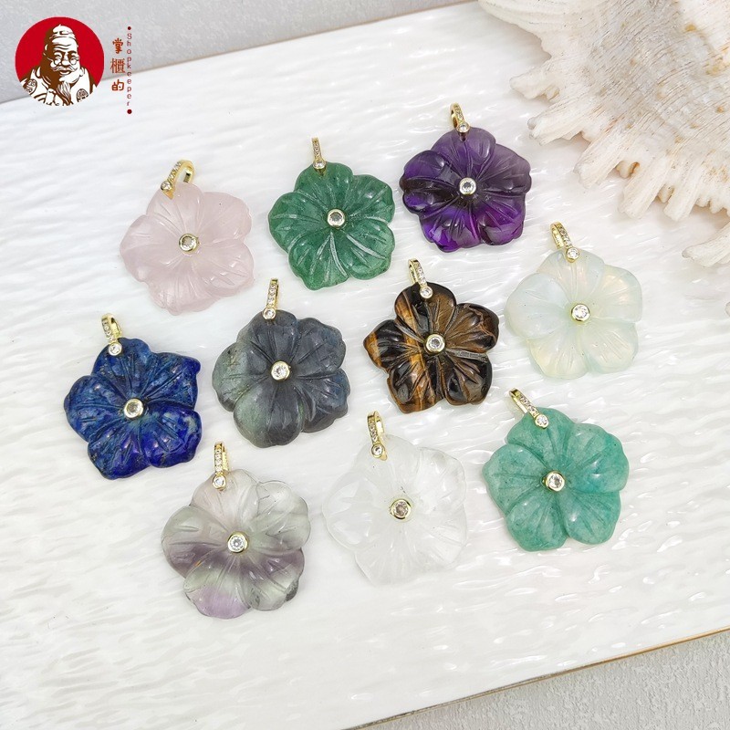 คริสตัลธรรมชาติ Lapis Lazuli จี้แกะสลักคริสตัลสีขาว Camellia เครื่องประดับ