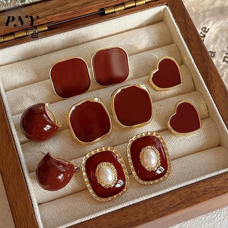 [PNY] Vintage Red Ear Clip Women New Fashion Enamel Ear Studs Light Luxury Ear Accessories ต่างหูเคร