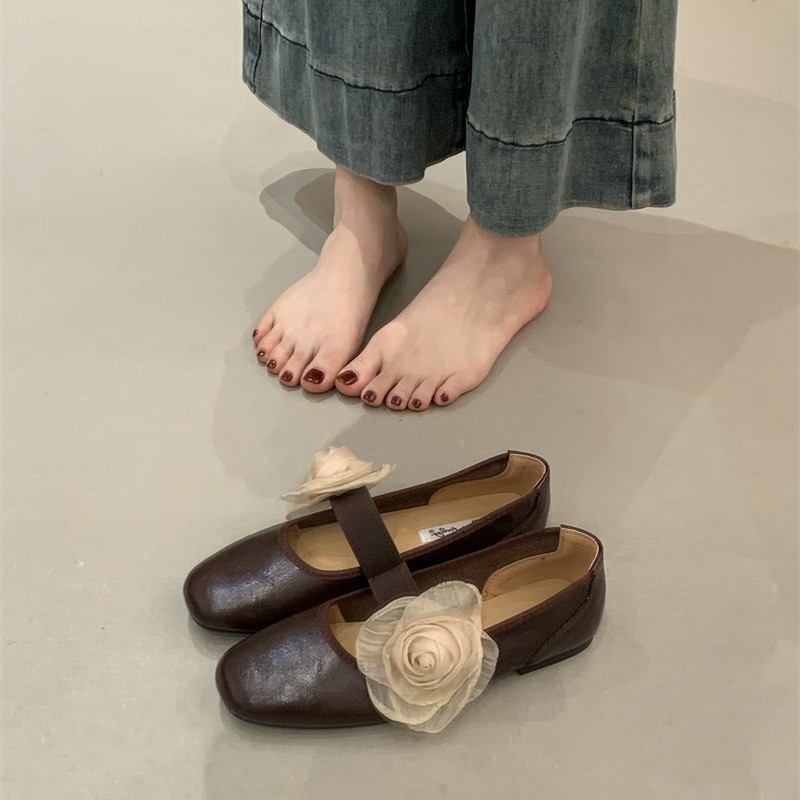 [DIAIRIZ] Retro Ladies Style Shallow Mouth Shoes Womens Shoes 2026 Spring New Style Rose Flower Soft