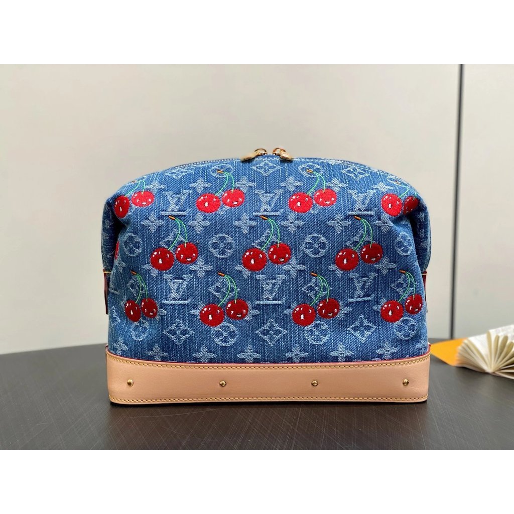 LOUIS VUITTON M13995 Blue Denim Denim Cherry Cosmetic Bag POCHETTE COSMÉ TIQUE กระเป๋าเครื่องสําอางข