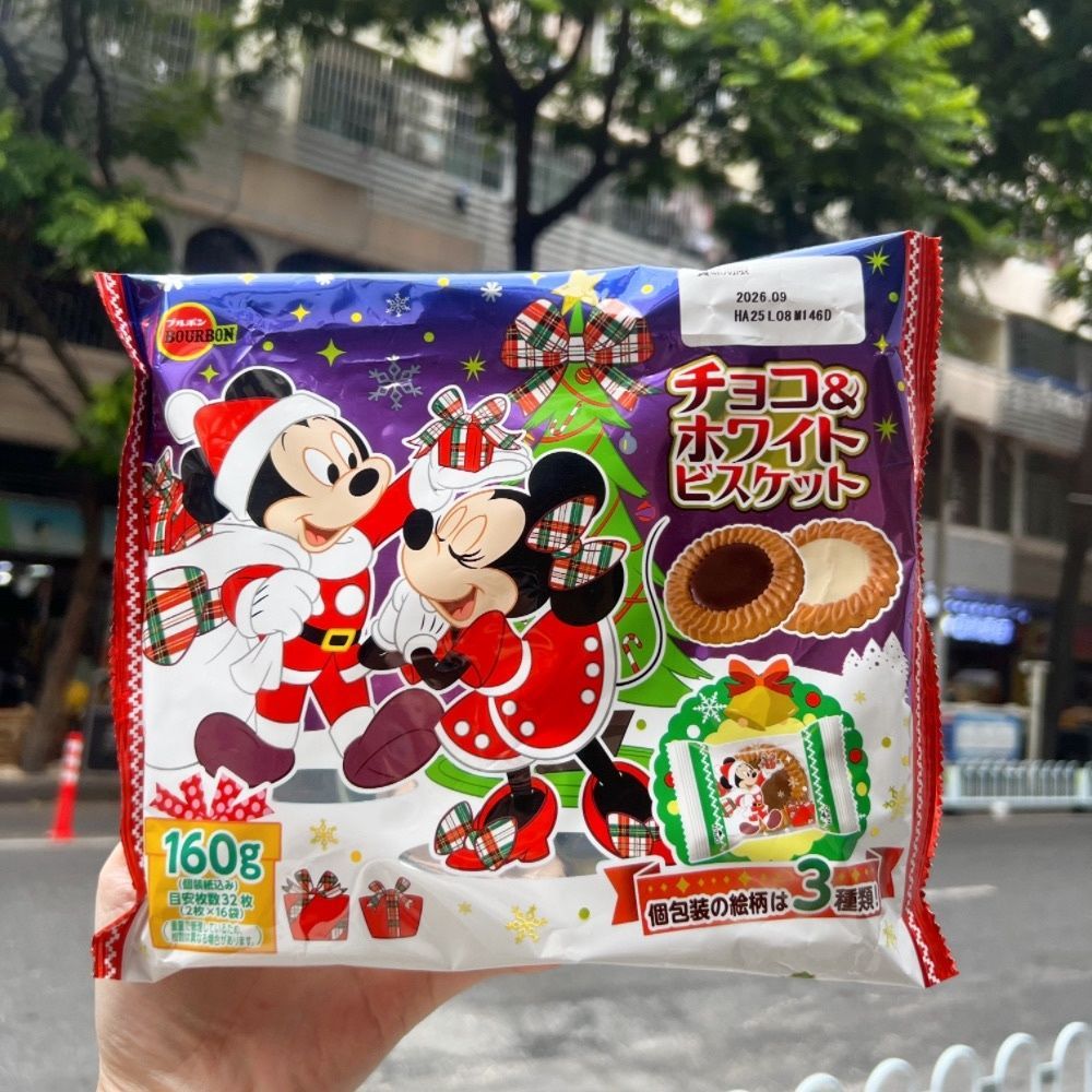 Christmas Limited ญี่ปุ่นนําเข้า Bourbon Bourbon Disney Chocolate White Cream Sandwich Biscuits Snac