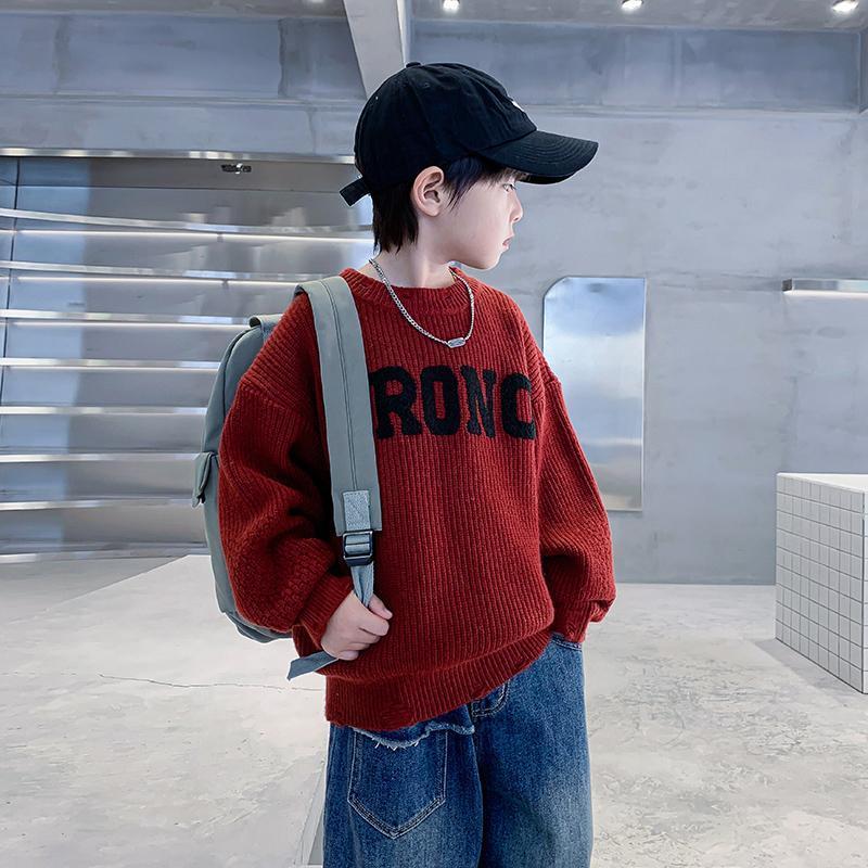 ฤดูหนาวขนาดกลางสีแดงขนาดใหญ่แฟชั่นเสื้อกันหนาวเสื้อถักเด็กชาย2025เด็กปลาค็อดสไตล์ใหม่หนารอบคอฤดูใบไม