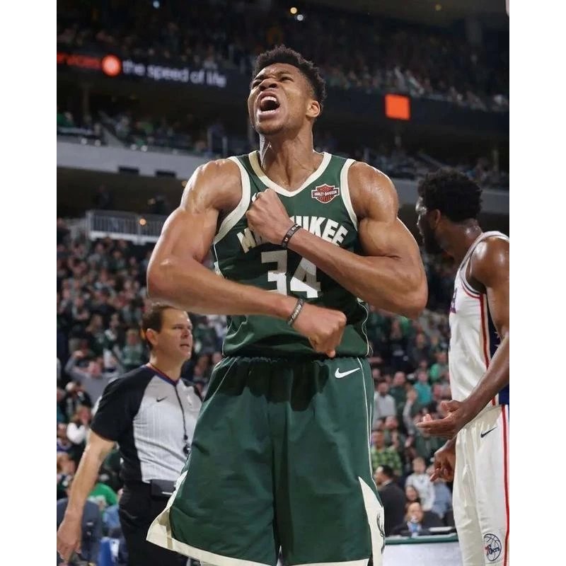เสื้อเจอร์ซีย์ Giannis Antetokounmpo Milwaukee Bucks หมายเลข 34 ส่องประกายในแสง