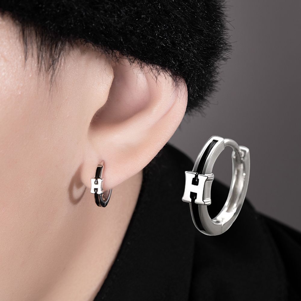 สไตล์ใหม่แฟชั่น 925 Silver-Plated Letter ผู้ชายผู้หญิงต่างหูอินเทรนด์ผู้ชายที่ไม่ซ้ํากัน ins อินเทรนด์ Niche High-End ต่างหู