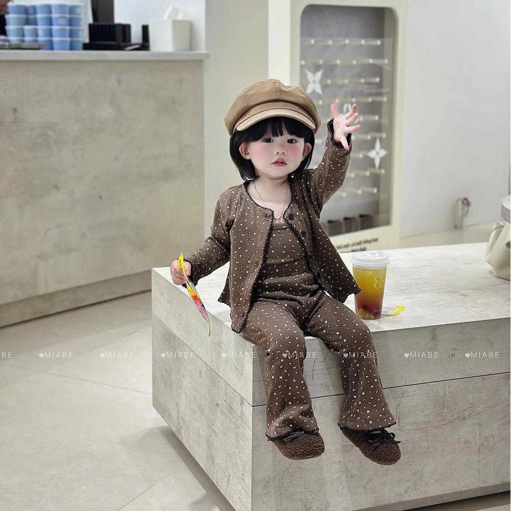 KAHNOM0408💮พร้อมส่งในไทย💮เซ็ท 3 ชิ้น ลายดอกสำหรับลูกสาว เสื้อแขนยาว สายเดี่ยว กางเกงขาบาน มีรูปงานจริงของร้าน