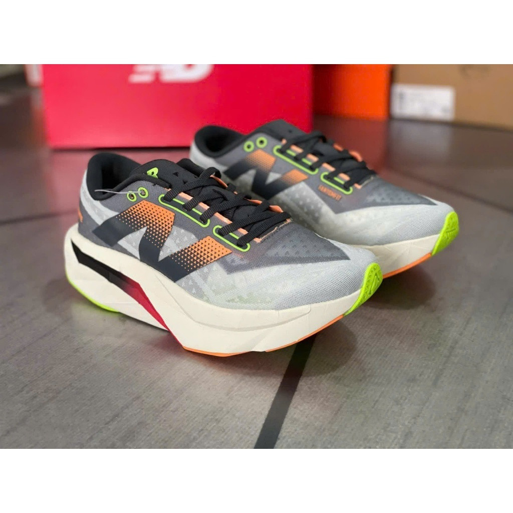 NB Fuelcell SC Elite V4 รองเท้าสำหรับผู้หญิง พร้อมกล่องเต็ม