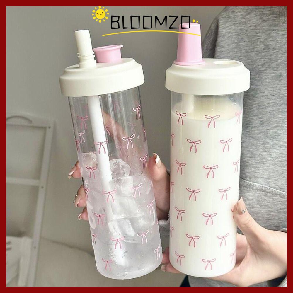 จัดส่งจากประเทศไทยBLOOMZO ถ้วยฟาง, ขวดน้ําพลาสติก Bowknot, แบบพกพา 500ml ถ้วยพลาสติกความจุขนาดใหญ่น้ําผลไม้นม