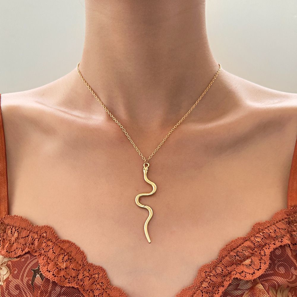 Hot Sale#New snake necklace for women, unique and stylish, simple snake-shaped pendant collarbone ch