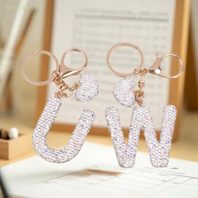 [WEI] AZ Letter Charms Rhinestone Love Heart Initial Letter พวงกุญแจผู้หญิงกระเป๋าจี้คู่ชื่อ Letter 