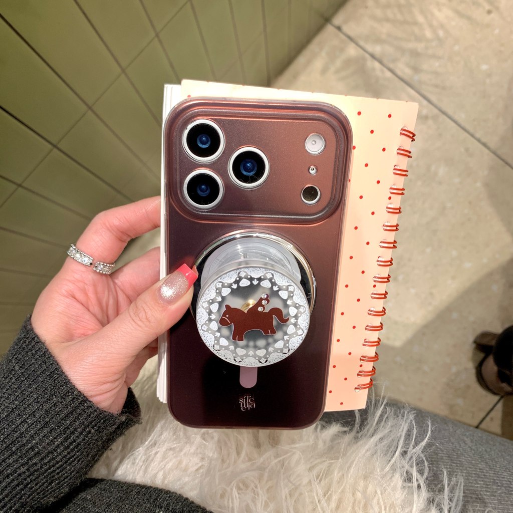 สําหรับ iPhone 17 15 13 14 16 pro max กรณีสไตล์เกาหลี ins Niche Creative หมุน Pony วงเล็บแม่เหล็ก 17