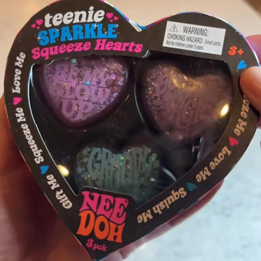 Schylling NeeDoh Teenie Sparkle Hearts Squeeze Sensory ของเล่นช้า Rising Pinch ตลกความเครียด Reliever ของขวัญ decfeyeth