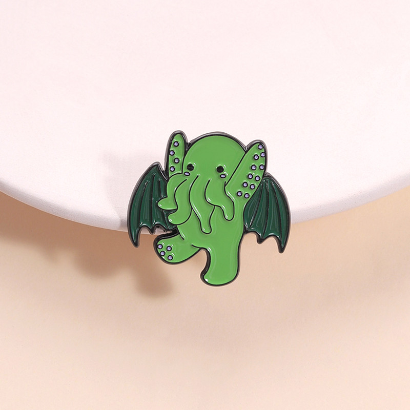 น่ารักสีเขียว Cthulhu Badge Dark Mythos องค์ประกอบเข็มกลัดตลกตัวอักษร Niche ตกแต่ง Pin ชุดอุปกรณ์เสร
