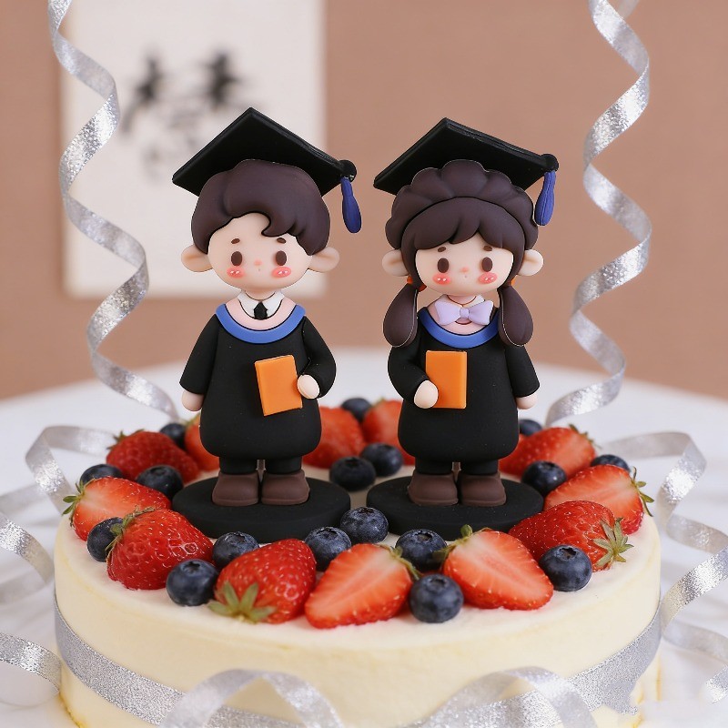 ตุ๊กตาท็อปเปอร์เค้กรับปริญญา: ตัวละครสําหรับเด็กชายและเด็กหญิงที่น่ารักสําหรับการตกแต่งการเฉลิมฉลองที่สําเร็จการศึกษา