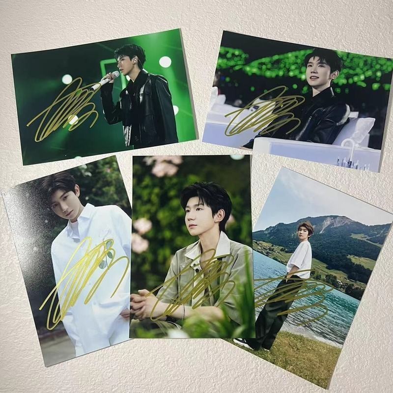 Wang Yuan ใบอนุญาตลายเซ็น Wang Yuan สินค้าลายเซ็น Photocard ของขวัญแฟชั่นสนับสนุนวันเกิดเพื่อนร่วมชั