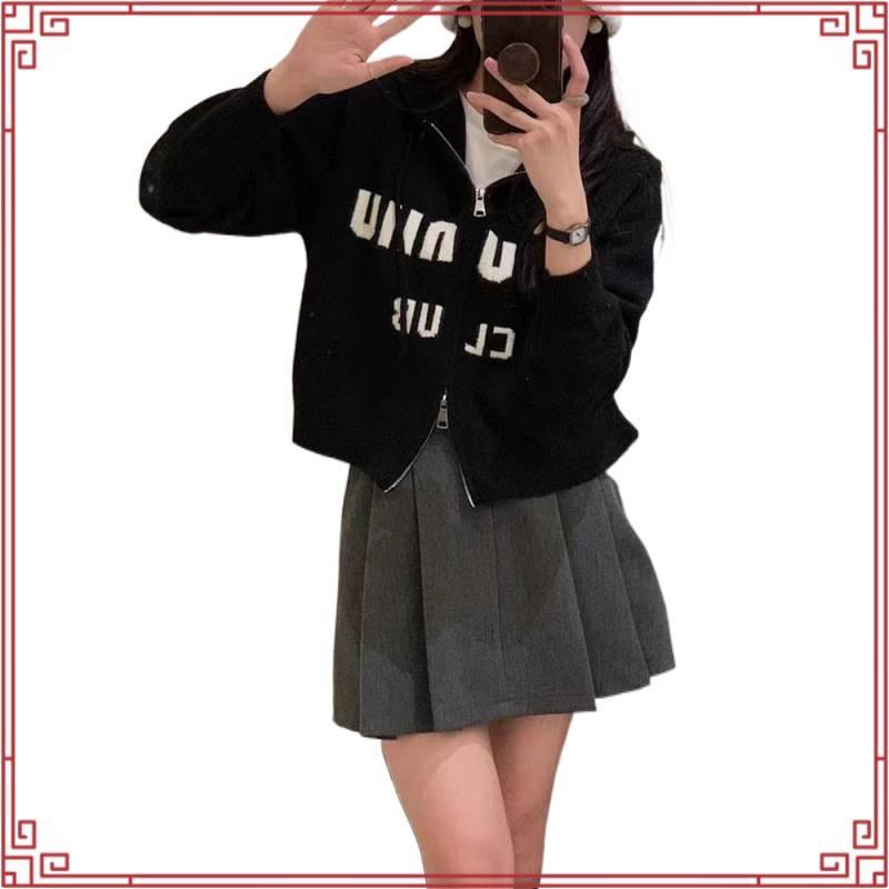 Miumiu เสื้อคลุมไหมพรมทอ