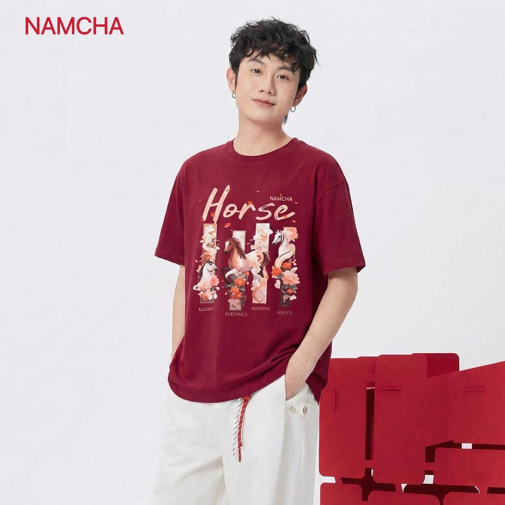 NAMCHA เสื้อยืดคอกลม แขนสั้น ผู้ชาย ผู้หญิง เสื้อยืดสกรีนลาย สีเเดง T-red - รูปที่ 2