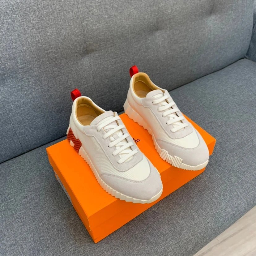 Hermes สินค้าใหม่รองเท้าผู้ชายรองเท้าลําลองต่ําสไตล์ใหม่เย็บผ้าFrosted Cowhide Tren