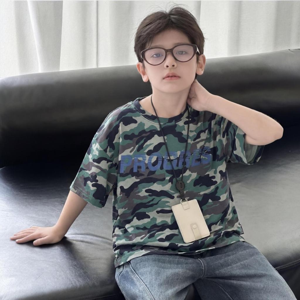 เสื้อยืดเด็กชายลายพราง โอเวอร์ไซซ์ เสื้อลายทหาร สายสตรีทสุดเท่ๆ ทรงหลวม ใส่สบาย B526