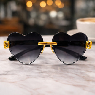 แว่นกันแดดแฟชั่น เลนส์รูปหัวใจ ไล่สี กรอบสวย ใส่ถ่ายรูปเก๋ๆ …