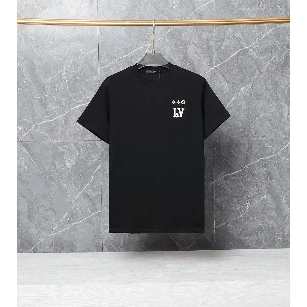 L * V2026 ต้นฤดูใบไม้ผลิสไตล์ใหม่แขนสั้นเสื้อยืดผู้ชายผู้หญิงคู่สไตล์รอบคอ Slim-Fit Bottoming เสื้อม