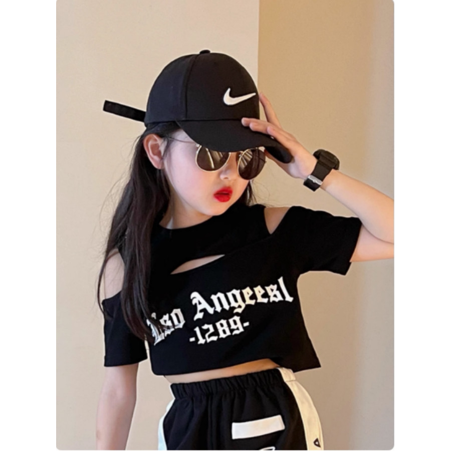 สาวเสื้อยืดแขนสั้นเสื้อผ้าฤดูร้อน 2025 สไตล์ใหม่ ผู้มีอิทธิพล ทอด ถนน เสื้อยืดสาวเด็กใหญ่ฤดูร้อนถนนเต้นรําหวานเผ็ดท็อปส์