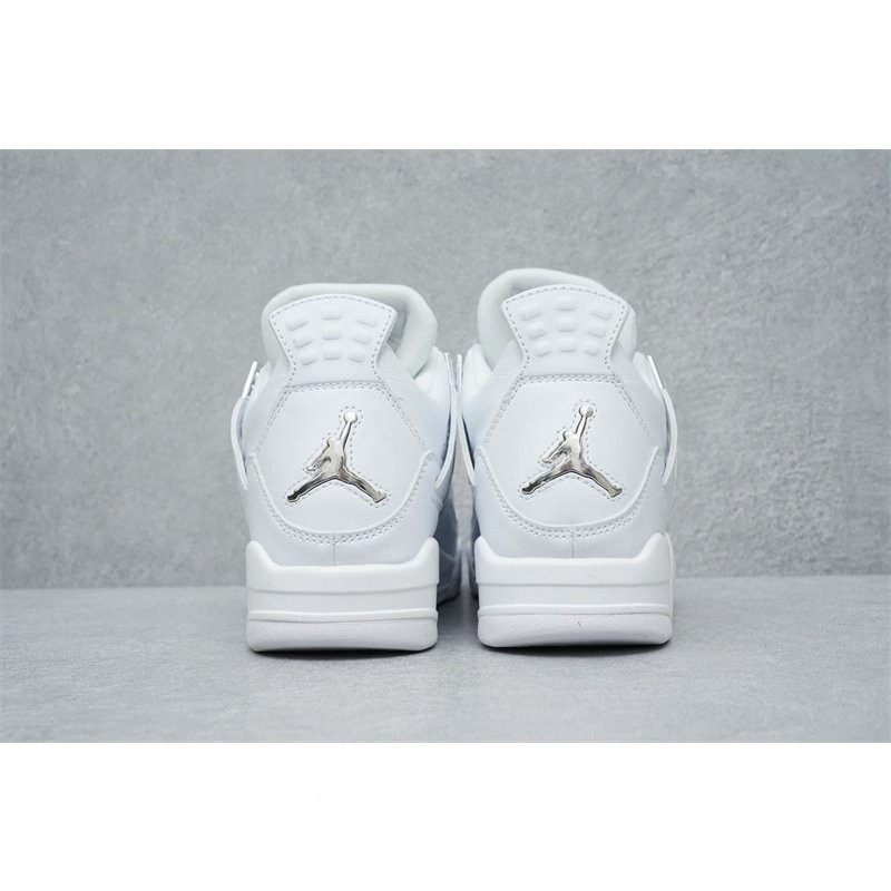 รองเท้า Jordans รุ่น 4 สีบรอนซ์ ทำจากหนังแท้