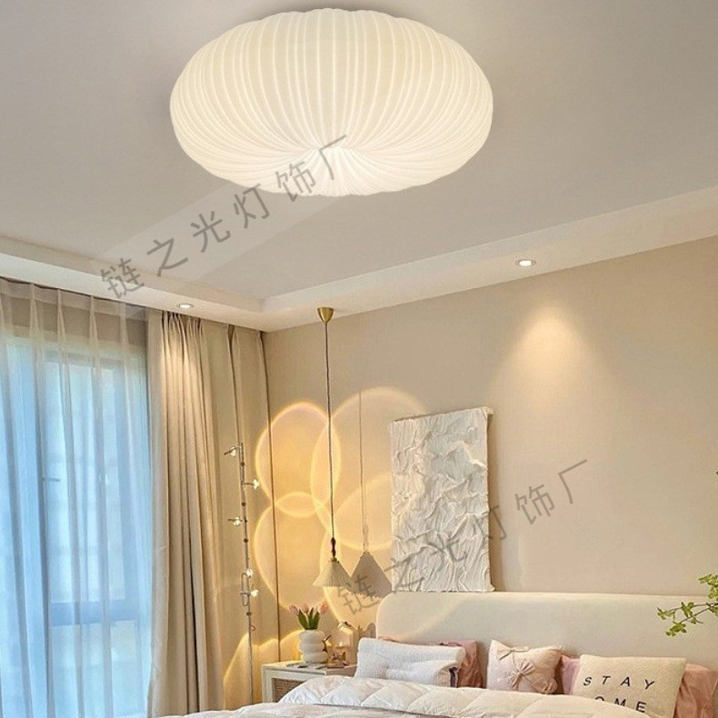 Girly Bedroom Lamp Modern Minimalist Study Master Bedroom Lamp Cream Style Lighting Children's Room 