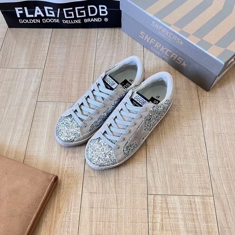 รองเท้า Little Star Old B Star D สกปรก