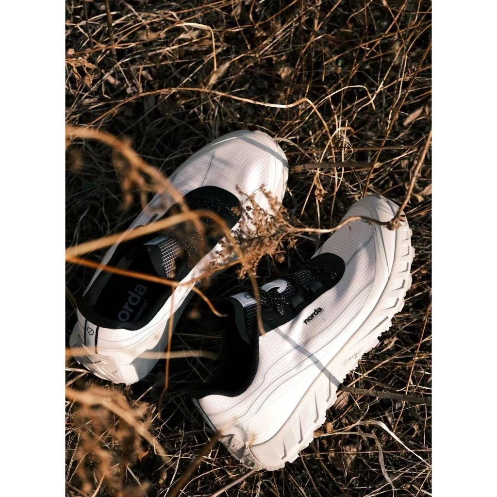 🏆【 ของแท้】 NORDA 002 รองเท้า ดูดซับแรงกระแทก กันลื่น และทนต่อการสึกหรอ รองเท้าวิ่งลำลองUnisex