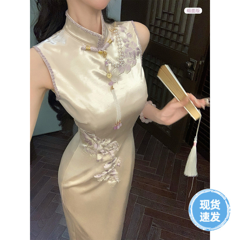 Yiao Jiuzhong Ziben สไตล์จีนแขนกุดอุตสาหกรรมหนัก Acetate ปัก Cheongsam Lianxin สไตล์จีน Cheongsam Or