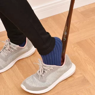 PROS Shoehorn, แตรรองเท้าไม้ด้ามยาวพิเศษ, อุปกรณ์ยกรองเท้าแบบแขวนง่ายแบบพกพาอุปกรณ์เสริมภายในบ้าน
