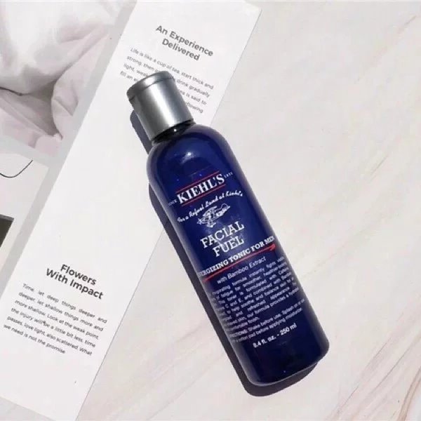 คนปลูกสนามหญ้าลม!คีล แอนด์#39; s/Kiehls Mens Full-Effect Toner Moisturizer 250ml