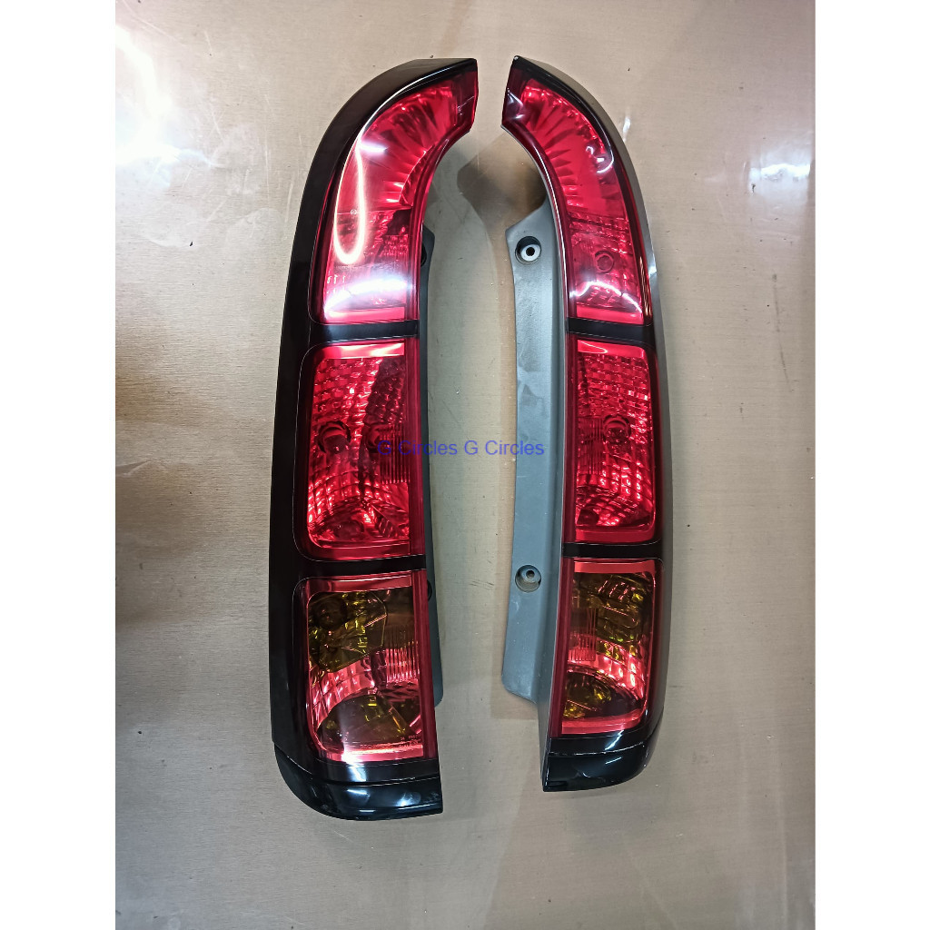 Honda Stream RN1 RN2 RN3 RN4 ไฟท้ายด้านหลัง (2001-2006) - Lampu Belakang Gen 1