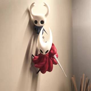 💥 จัดส่งจากประเทศไทย 💥The Hollow Knight Hornet คอสเพลย์แม่เหล็กตู้เย็น Silksong อะนิเมะรูป COD สต็อกรูปตุ๊กตาของเล่นสําหรับของขวัญเด็กคอลเลกชันเครื่องประดับรถบ้านเค้กตกแต่ง